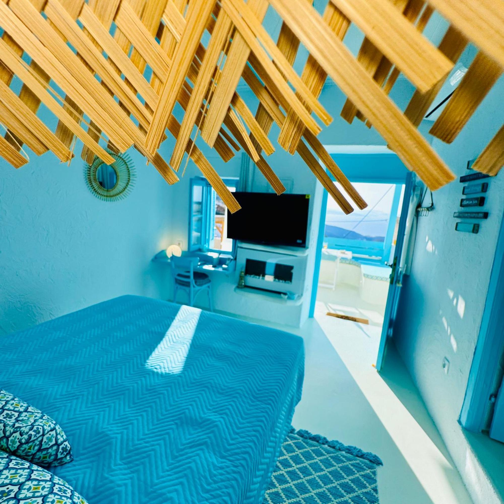 Summer Breeze With Sea Views In Loulis Kea! *