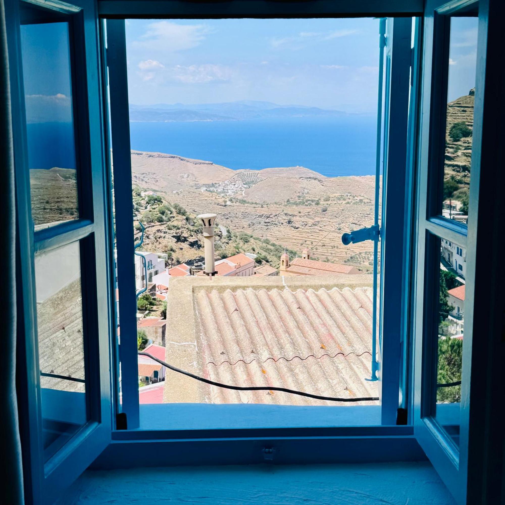 Holiday home Summer Breeze With Sea Views In Loulis Kea!